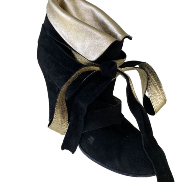 MARC Jacobs Ankle Boots Black and Gold Size 38.5 - Picture 1 of 9